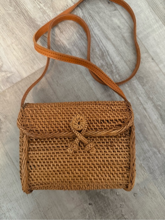 Vintage Handbags - Mini Woven Straw Crossbody Bag - Leather Strap